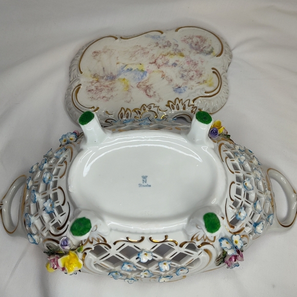 19th Century Carl Thieme Reticulated Centerpiece RARE WITH BASE - Picture 12 of 12